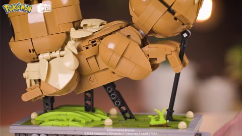 ​MEGA Pokémon Action Figure Building Set, Motion Eevee with 1366 Pieces, Turn Crank for Running Movement, Build & Display Toy for Collectors