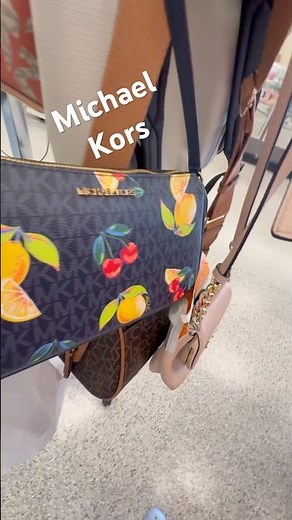 MICHAEL KORS JET SET FRUIT PRINT BAG & MORE ROSS HANDBAGS FINDS #michaelkorsbag #rossfinds #mkbag