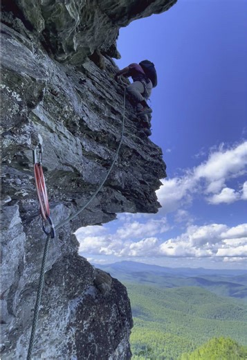 Adventures at Table Rock Mountain in North Carolina #rockclimbing #climbing