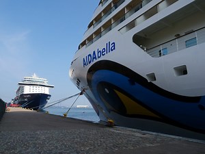 Les 10 plus grands paquebots du monde - Escale de nuit