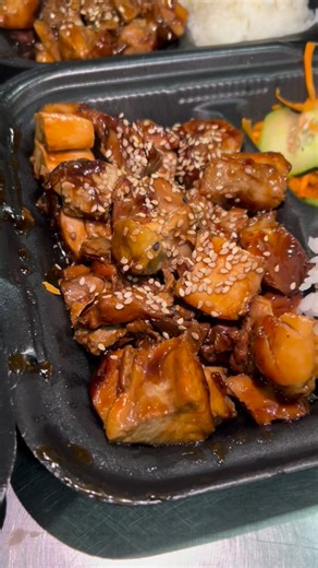 Un teriyaki rico y cumplidor el de @sushi.point26 la neta! No es barato pero yo compro comida por sabor no por volumen, hasta la ensalada me gusta 👍🏼 | Baja Cali Food