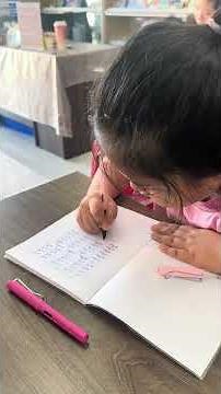 Nét bút xuất sắc các bé 8 tuổi| Buổi học sáng tạo tại lớp Luyện chữ đẹp
