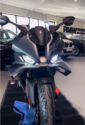 New 2025 BMW S 1000 RR Review