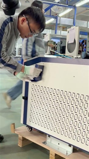 Chiller CWFL-1500ANW16 Laser Gun Rack Installation in Action