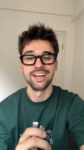 Alex Trif on Instagram: "De fiecare dată când exista varianta de refill la un parfum, mi-am păstrat sticla și am ales rezerva. Refill-ul Prada Paradigme continuă rutina mea, mai ales acum, știind și direcția de sustenabilitate a L’Oréal Groupe pentru 2030, care își propune, de exemplu, să reducă cu 50% plasticul virgin din ambalaje și peste 75% din ingredientele pentru produsele brandurilor sale să provină din surse naturale sau din materiale reciclate. @lorealgroupe #ParteneriatPlătit #LOrealRo