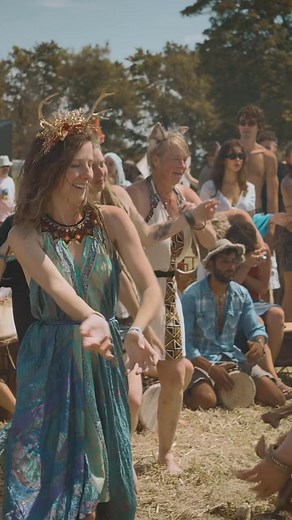 Step inside the beating heart of Unearthed: Temple Arena. Drum, ceremony, music, dance – the sacred and the electric ✨ Full highlight video on YouTube. 🎟 Super Early Birds are live – cheapest tickets for 2026! 🎵Bonnie Medicine @bonniemedicine 🎥 Layla Parkin @laylasmedia #TempleArena #UnearthedFestival #Healing | Unearthed Festival