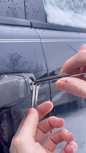 922K views · 9K reactions | This is how professional locksmiths like myself unlock doors. #locksmith #carsoftiktok #tools #carguy | Captain Lock Smith | Facebook