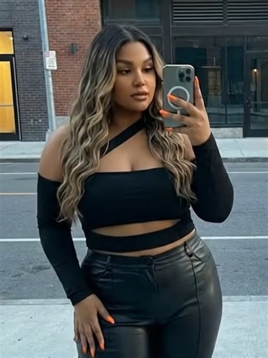 Stylish Cropped Tops for Plus Size Women