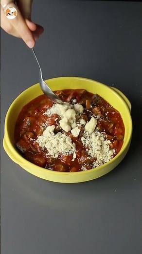 Crumble de pisto de verduras: un plato fácil, rápido y lleno de sabor I Petitchef