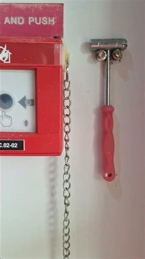 MAC (MANUAL ALARM CALL POINT) , PECAHKAN KACA U/ MENGALARMKAN SYSTEM FIRE AND GAS JIKA ADA KEBAKARAN