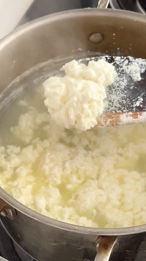 Easy Homemade Cheese with Milk and Lemon Juice