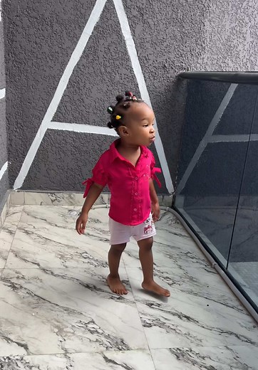 Adorable Baby Jasmine Moments with Her Mom