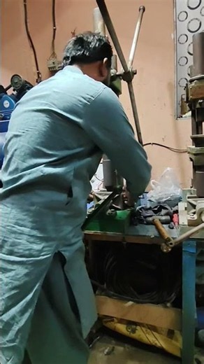 How to Use a Manual Hand Injection Molding Machine | Step-by-Step Process