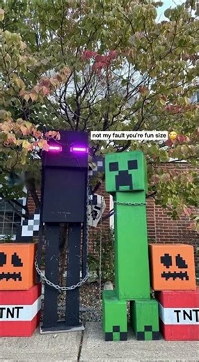 Enderman vs Creeper: Who’s Taller? 😂 (Minecraft Meme #6.7) #minecraftchaosshorts