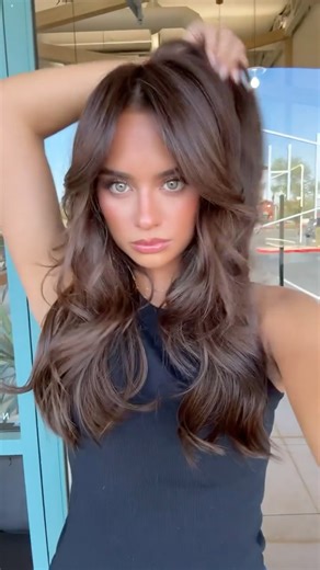Chrissy Ellingson Rasmussen on Instagram: "Comment LookBook for @courtneyhannnah’s perfect mocha brunette hair color formula  Get all of our cutting training here! Habiteducation.com  Comment book to schedule with us in Oc & Az! Habitsalon.com"
