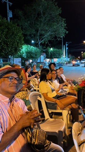 Hoy el Encuentro Nacional e Internacional de Mujeres Poetas llegó a San Pelayo con un recital poético lleno de voz, sentimiento y cultura.📜 La poesía se hizo presente entre versos, miradas y aplausos. @mincultura @gobcordoba @alcaldia_cerete @cereteencanta #ceretédestinopoético #mujerespoetascereté #poesía #mujerespoetas | Encuentro Internacional de Mujeres Poetas Cereté