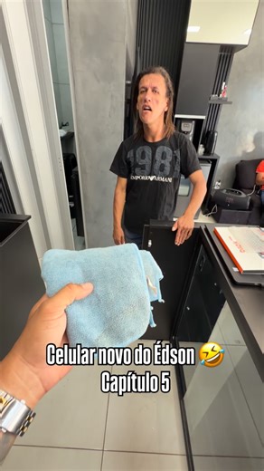 Patrick Almeida / Tropa do ptk 💸🎰🥇 on Instagram: "Celular novo do Édson capítulo 5 🤣"