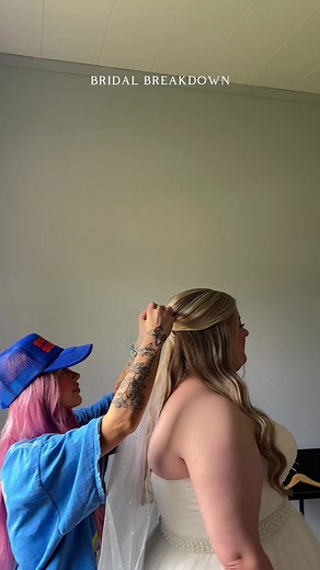 Upgrade Your Hair Game with Zyanya Showroom's Hair Curling Iron