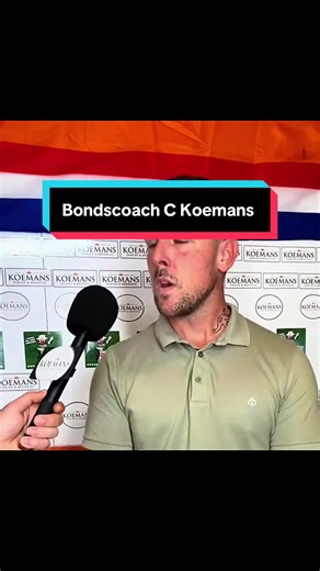 Diepe interview met bondscoach C Koemans na afloop van een drukke vrijdagavond spits #interview #voetbal #wk #koeman #horeca