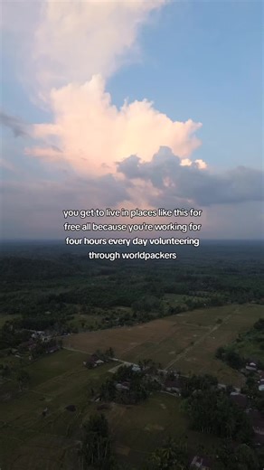 I will never ever get over the views on Sumatra. also all volunteering is through Worldpackers & use my code SUUS for a discount when you sign up #worldpackers #volunteering #solotravel #travellife #bucketlisttravel #traveltok