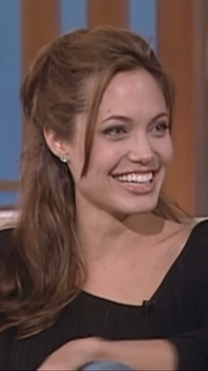 @angiej1975 on Instagram: "Angelina Jolie interviewed on “The Ellen DeGeneres Show” about going to In-N-Out Burger after the Oscars, March 2004"