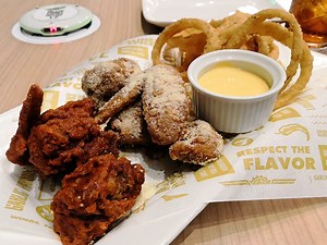 14 Best Wingstop Flavors and Sauces to Check Out