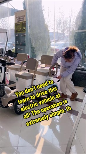You don't need to learn to drive this electric vehicle at all! The operation is extremely simple, the electric model is easy to control and quick to get used to, ideal for daily commuting or home use – easy to drive! #EVNoTrainingNeeded #SimpleOperationEV #EasyElectricVehicle