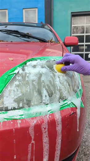 Lemon and baking powder will clean your headlights #mechanic #repair #toyota #car #dirty #clean