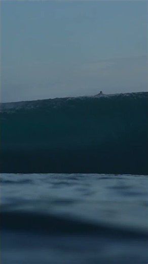🔴(NOT A.I.) BIG SPITTER AT TEAHUPO'O BEFORE DARK