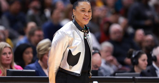 Dawn Staley visits St. Catherine's women's basketball team