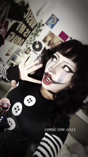 Divertido encuentro con Marionette en Comic Con 2025