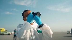 جانبٌ من تنفيذ السيناريوهات العملية في اليوم الثالث من تمرين وطن 2025 التي شهدت تصاعدًا ملحوظًا في العمليات الميدانية، بما يعكس جاهزية القوات وقدرتها على التعامل مع مختلف الفرضيات ضمن منظومة وطنية موحّدة للاستجابة للطوارئ. #تمرين_وطن ‏Part of the operational scenario execution on the third day of the Watan Exercise 2025, which witnessed a notable escalation in field operations, reflecting the readiness of the forces and their capability to respond to various scenarios within a unified national e