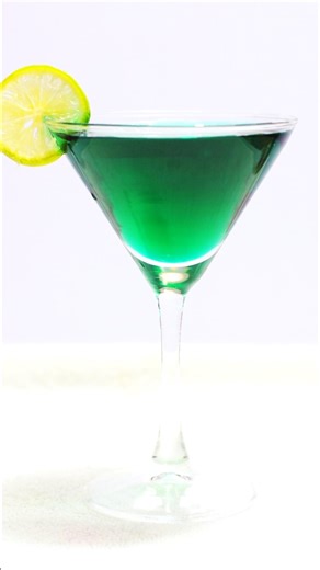 The Most LUXURIOUS Martini You’ll Ever Taste 😍🍸🥂