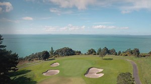 Let Lydia Ko show you nature's best golf courses in New Zealand. | 100% Pure New Zealand