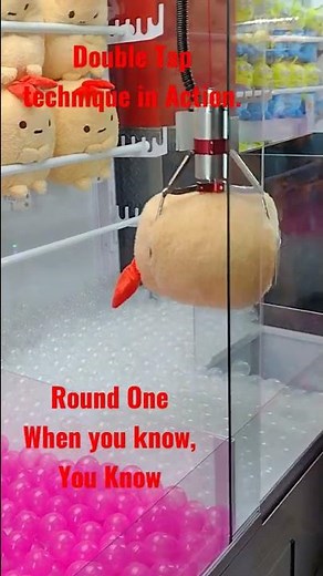 Best guaranteed technique to win at Round 1 claw machine. The double tap. Tap to drop & tap to lock.