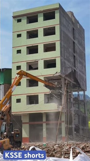 Steel vs RC Demolition: What’s the Difference? 🏗️ #SteelStructure #ReinforcedConcrete #Demolition