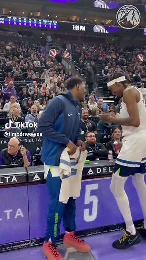 Minnesota Timberwolves Howling - Game Time