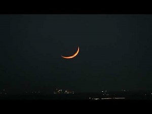 Crescent Moonset in Chicago Time Lapse