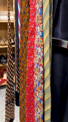 Have you visited the Gamecock CommUnity Shop? The shop is home to the Carolina Closet, Self Expression Closet and Gamecock Pantry. Students, faculty and staff in need can shop for clothing and food items at no cost. Learn more 🛍 👔 🥫 https://www.sc.edu/uofsc/posts/2023/11/gamecock-community-shop.php | University of South Carolina