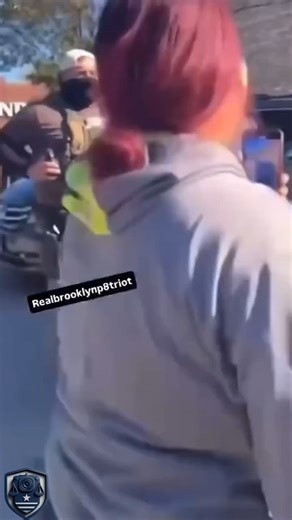 “Karen” Pepper-Sprayed and Arrested After Blocking Federal Agents During Operation Full video and story: https://fyqoo.com/karen-pepper-sprayed-and-arrested-after-blocking-federal-agents-during-operation/ | Law Audit