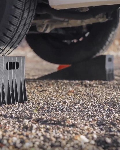 Get the perfect level every time with Level 9! 🚐📱 Effortlessly enhance your outdoor living experience with up to nine adjustable levels (up to 18 cm high). With intuitive smartphone app integration for both iOS and Android, precise leveling is just a tap away. Made from lightweight polypropylene, it comes with two wedges and a storage bag for easy travel. 🌟 Discover more at the Caravan Salon Dusseldorf until September 8th 📍Hall14C05 #lippert #lippertlife #level9 #campinglife #newproduct | Li