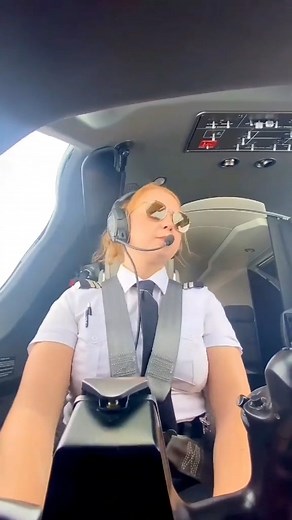 5K views · 41 reactions | female pilots Boeing 777 aircraft #pilotlife #aviation #Aircraft #plane #china #emirates #Emirates #flightattendant #takeoff #aviationlovers #Qatar #China #Airport #airport #aircraft #newzealand #pilot #airplane #airbus #flight #female #airports #turkish #airline #landing #Airways #airlines #World #Airbus | World Aircraft | Facebook