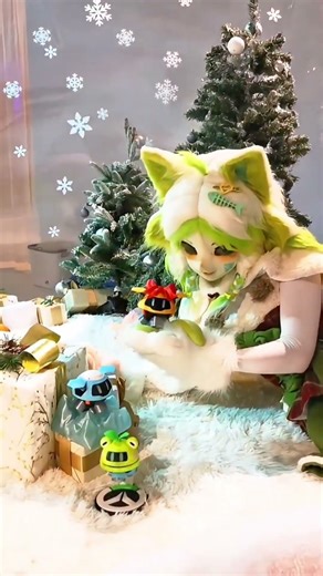 Freeze, no shower!Snowball taste test! So delicious, love it, eatmore! #shorts #viralreels #cosplay