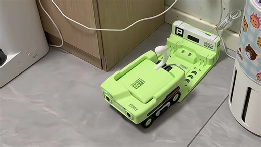 PICKFUN全屋移动摄像头，画质清晰，支持360°旋转，居家安防更安心。安装简单，实时查看孩子活动，远程守护家庭安全，生活必备好物。