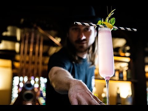 The PERFECT "Pink Gin Fizz" - Prosecco and Gin Cocktail