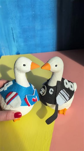 now kith 🪿🪿 #peoriail #diystudio #deskgooose | Desk