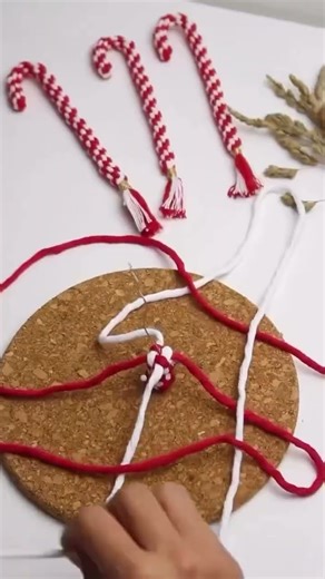 Macrame candy cane 🤍❤️ #macramechristmas #christmas #diy #macrame