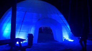 19 reactions | Publication  Souviens-toi de la vibe... ou découvre-la pour la première fois! Un avant-goût des moments magiques du Solstice Festival — musique, rires et évasion garantis ❄️  Prochaine édition : 19-20 décembre à Saint-Georges!  Billets en prévente jusqu'au 1 novembre #SolsticeFestival #ÉvasionEtDécouverte #FestivalEnBeauce #SouvenirsSolstice | Le Solstice Festival | Facebook