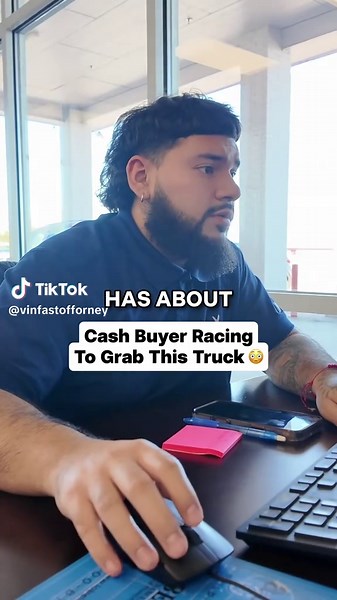 Cash buyer on the phone looking for a clean 4WD with black interior. Now it’s on us to double-check the unit and lock the numbers in. #usedcarpurchase #vehicleavailability #cashdeal