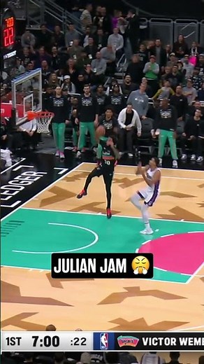 OH MY JUUUU 🫣 #spurs #nba #julianchampagnie #dunk